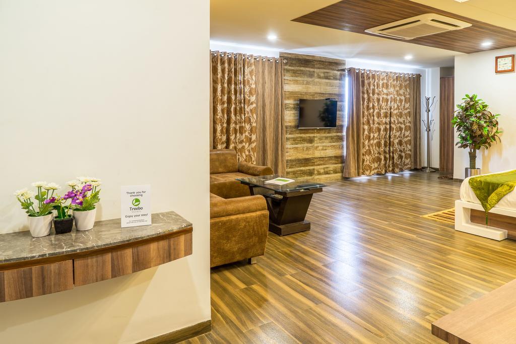 Treebo Unity Hotell Ahmedabad Eksteriør bilde