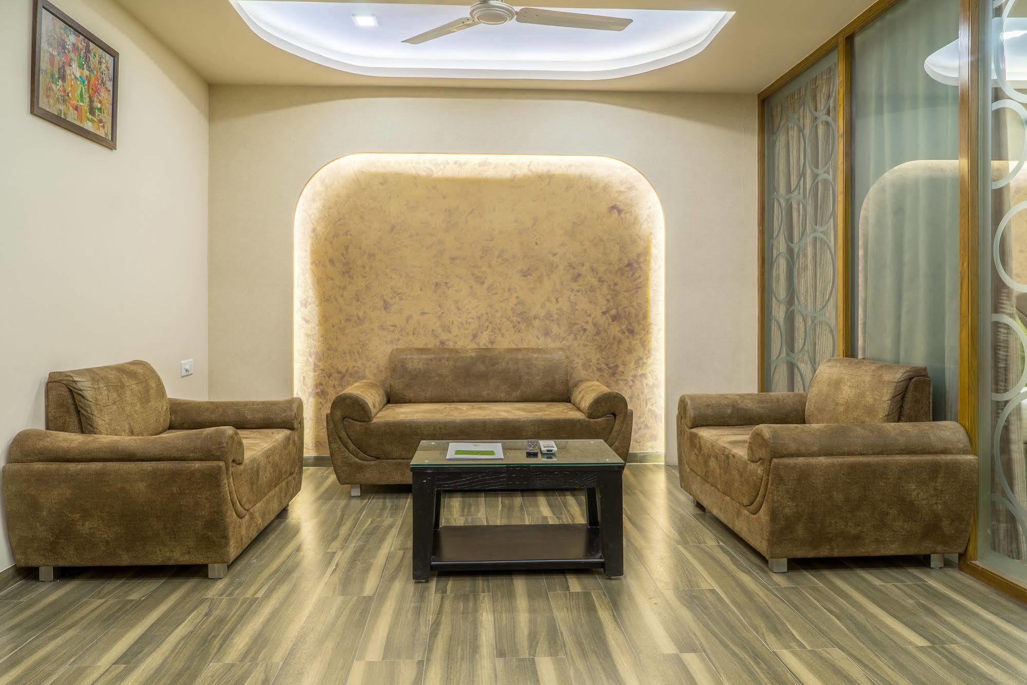 Treebo Unity Hotell Ahmedabad Eksteriør bilde
